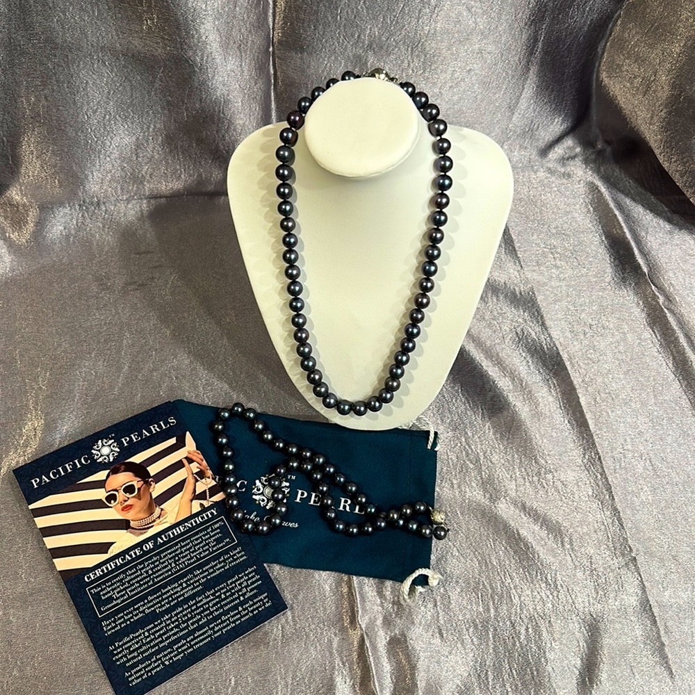NEW 9-10 mm Authentic Grey Pearl Necklace with blue/green overtones - Picture 3 of 6